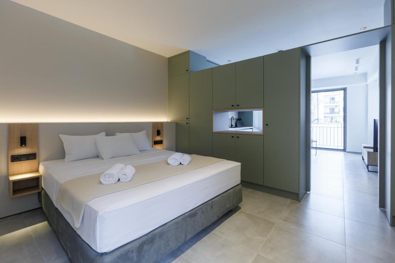 Studio W/King Size Bed Near The Heart Of 칼라마타 외부 사진